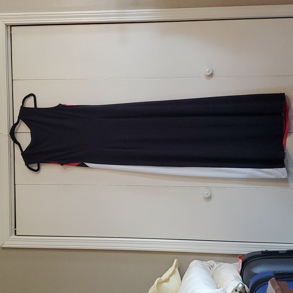 NEW YORK AND COMPANY SLEEVELESS MAXI DRESS SIZE 12. BLACK WHITE AND CORAL - Picture 2 of 6